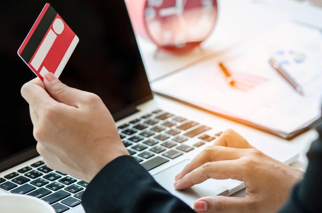 Online casino’s: wat zegt de wet in 2025? | dutchgamblers Businesswoman shopping online and payment on laptop